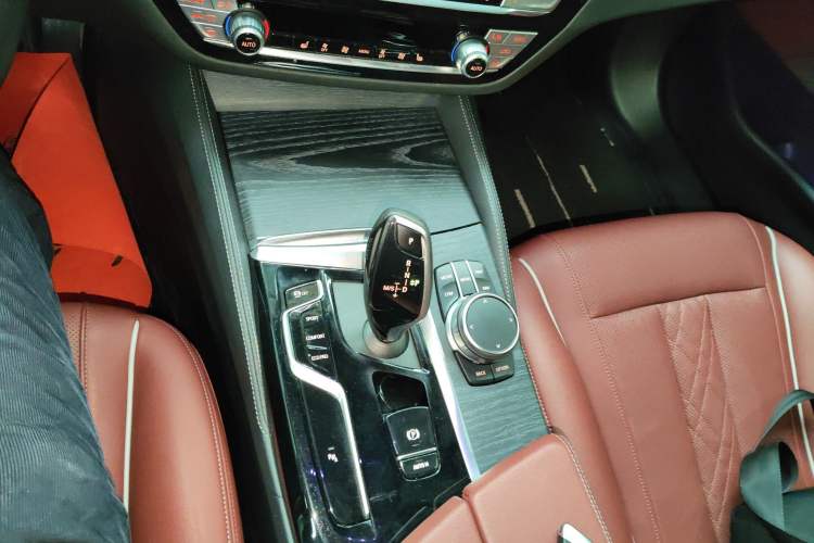 Used BMW 5 Series 2021 Facelifted 530Li Leading Edition M Sport Package