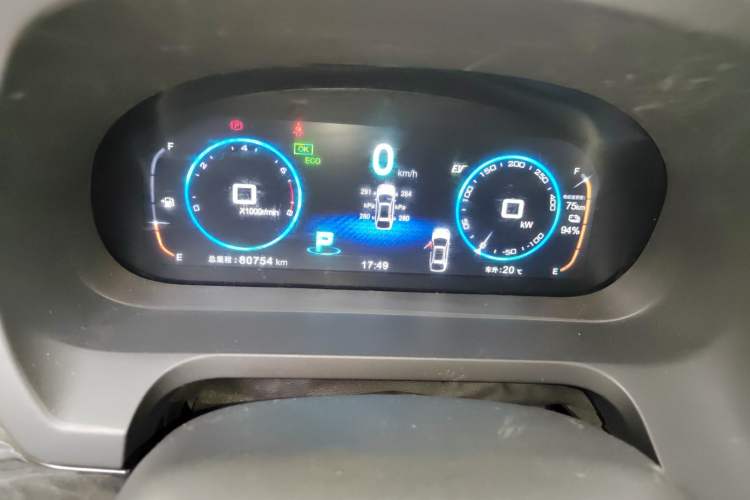 Used BYD Tang New Energy 2017 2.0T All-Wheel Drive Hyatt Model Odometer Close Up