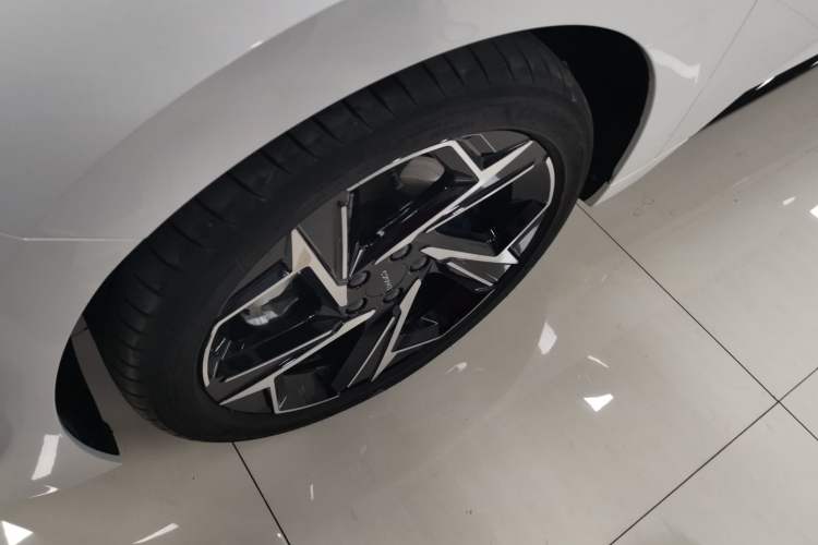 Used Lynk & Co 07 2024 EM-P 126 Long-Range Ultra