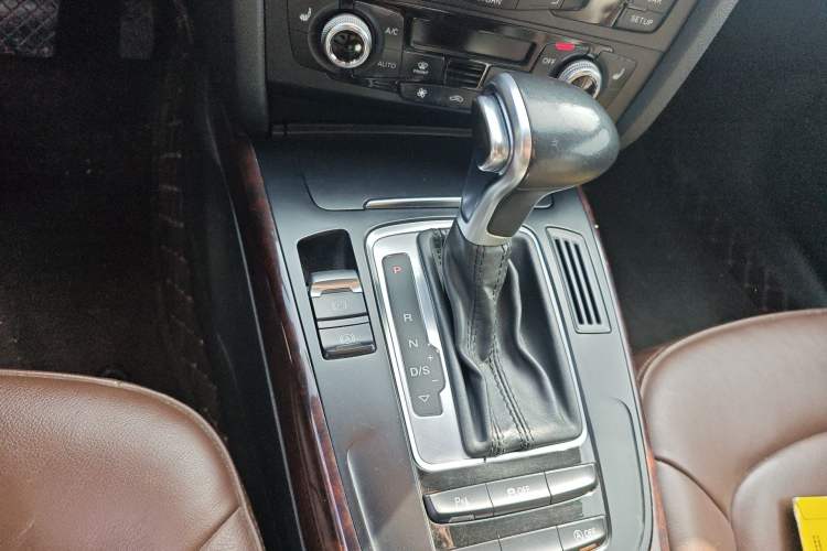 Used Audi A4L 2016 35 TFSI Automatic Comfort Model Gear Lever