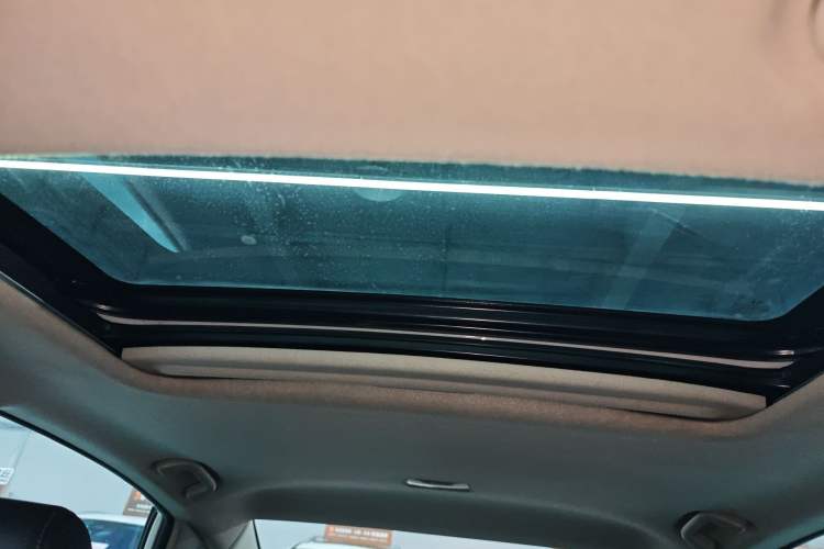 Used Honda Envix 2019 180TURBO CVT Enjoyment Edition China VI Headliner