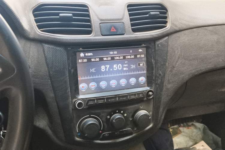 Used Wuling Hongguang 2014 1.2L Standard Model China IV Audio And AC Panel