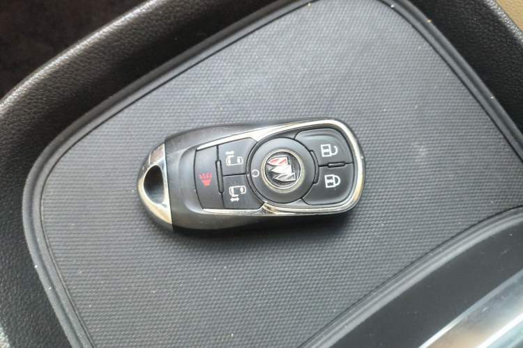 Used Buick GL8 2022 ES Landtrek 653T Luxury Edition