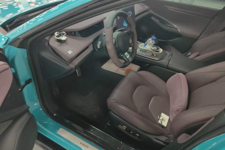 Used Xiaomi Auto SU7 2024 Four-Wheel Drive Ultra-Long Range Advanced Intelligent Driving Max Edition