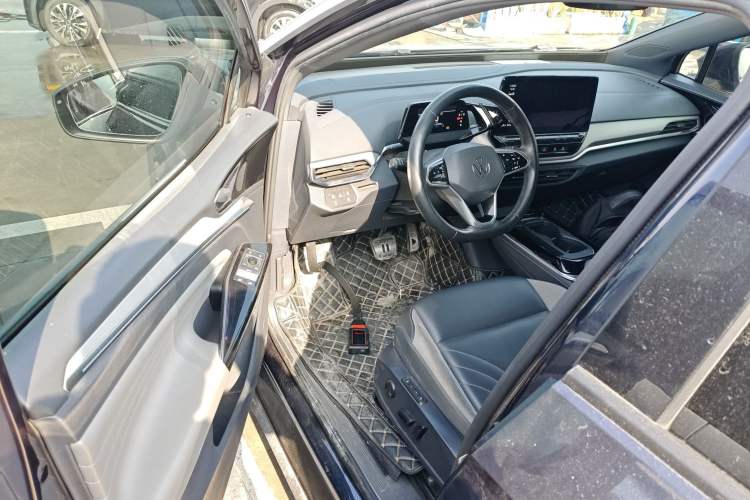 Used Volkswagen ID.4 CROZZ 2021 Long-Range PRO Two-Wheel Drive Version
