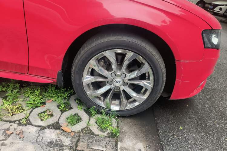 Used Audi A4L 2012 2.0 TFSI automatic standard version