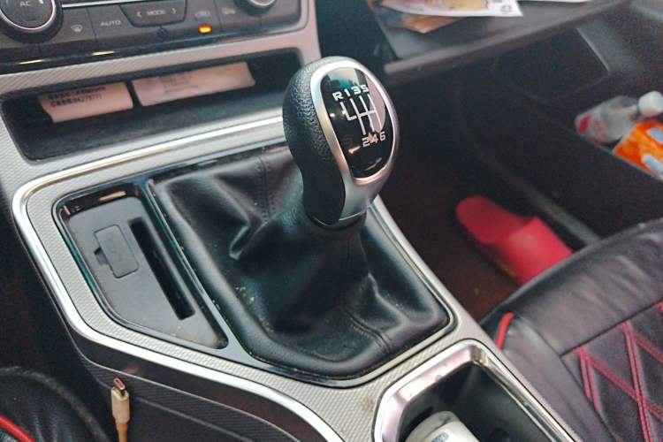 Used Geely Auto Emgrand GL 2018 1.8L Manual Elite Smart Connectivity Version Gear Lever