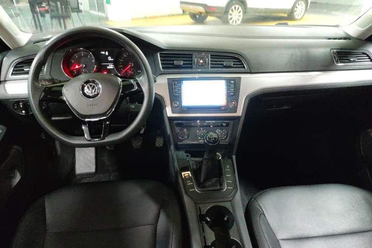 Used Volkswagen Lamando 2015 230TSI Manual Trend Edition