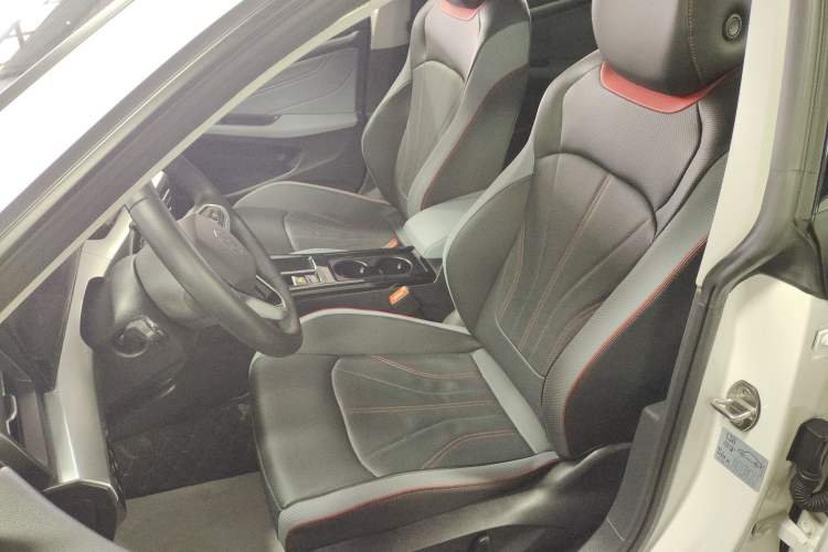 Used Volkswagen Lamando 2022 Lingdu L 280TSI DSG Spicy Edition Left Front Seat