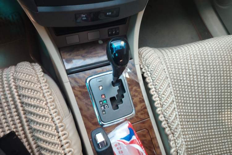 Used BYD G6 2012 1.5TID Automatic Prestige Edition Gear Lever