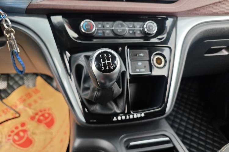 Used JAC Refine M3 2023 1.8L 7/8-Seater Smart Connectivity Version Gear Lever