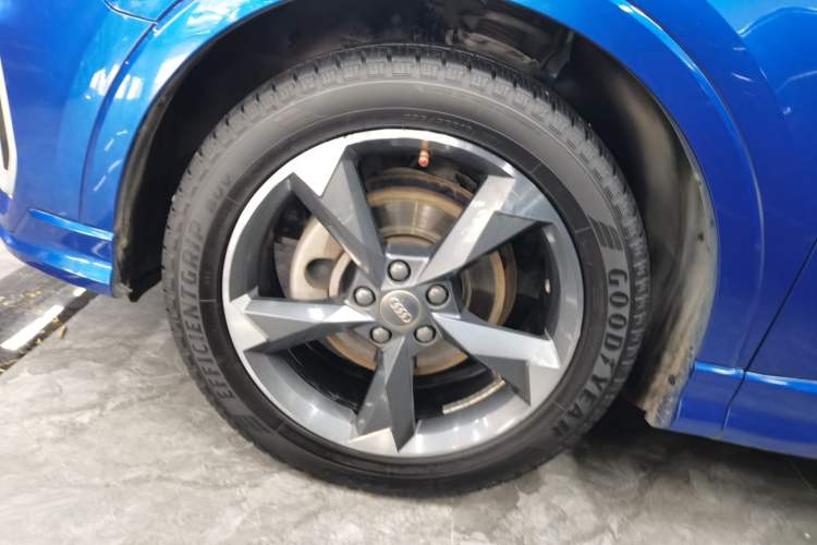 Used Audi Q3 2019 40 TFSI Fashion Dynamic Model
