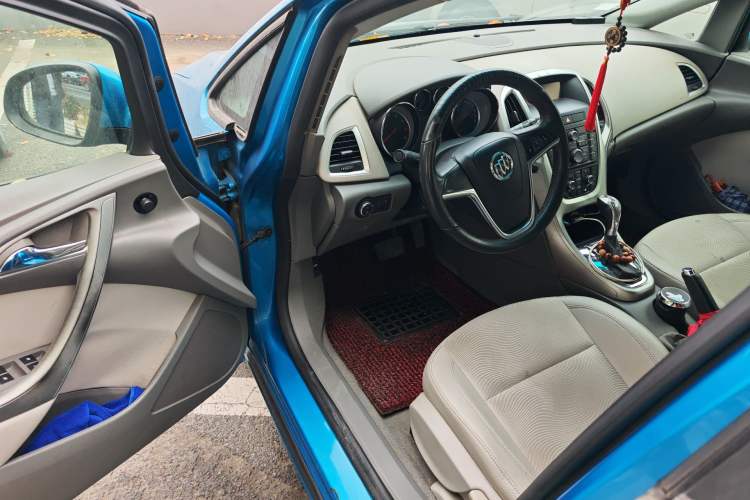 Used Buick GT 2010 XT 1.6L Automatic Fashion Edition