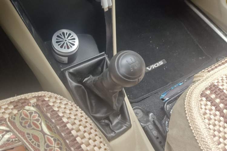 Used Toyota Vios 2014 1.3L Manual Value Edition Gear Lever