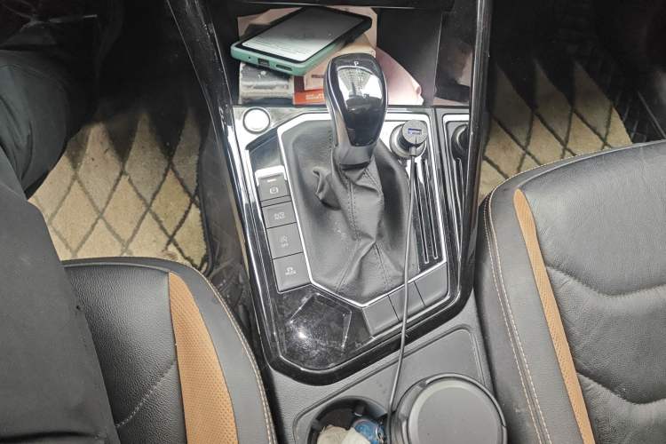 Used Volkswagen Tayron 2019 330TSI Two-Wheel-Drive Luxury Version China V Emission Standard
