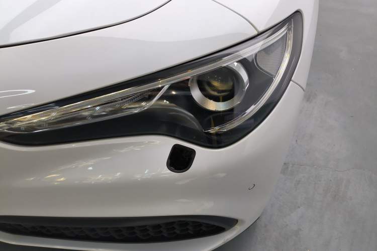 Used Alfa Romeo Stelvio 2017 2.0T 200HP Elite Edition
