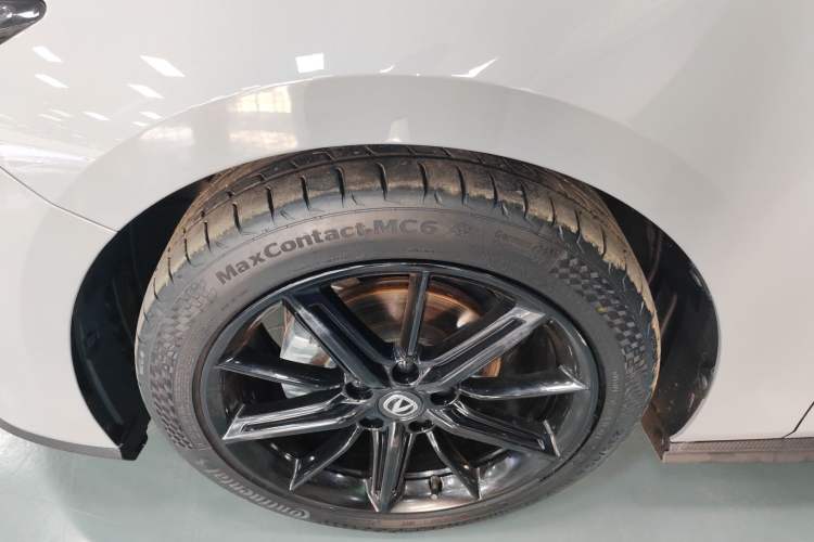 Used CHANGAN UNI-V 2022 1.5T Prestige Version Exterior 4