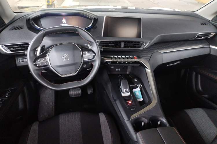 Used Peugeot 4008 2019 400THP First Edition Center Console