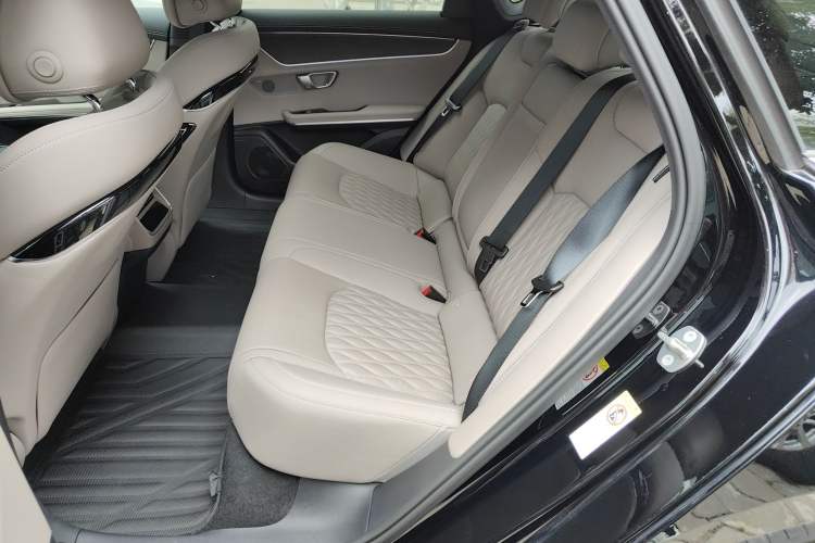 Used BYD Han 2025 DM-i Intelligent Driving Edition 125KM LiDAR Flagship Model Left Rear Seat