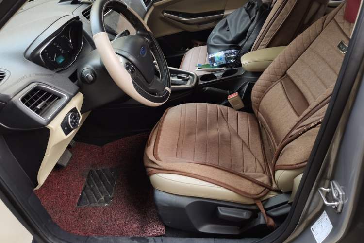 Used Ford Escort 2015 1.5L Automatic Fashion Model Left Front Seat