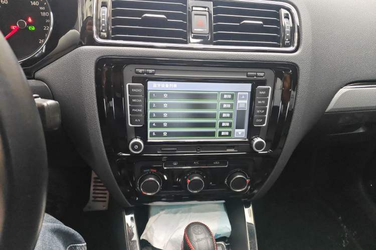 Used Volkswagen Sagitar 2015 1.6L Automatic Comfort Model
