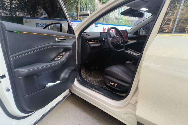 Used Baojun Yunhai 2024 140km Plug-in Hybrid Version Driver Seat