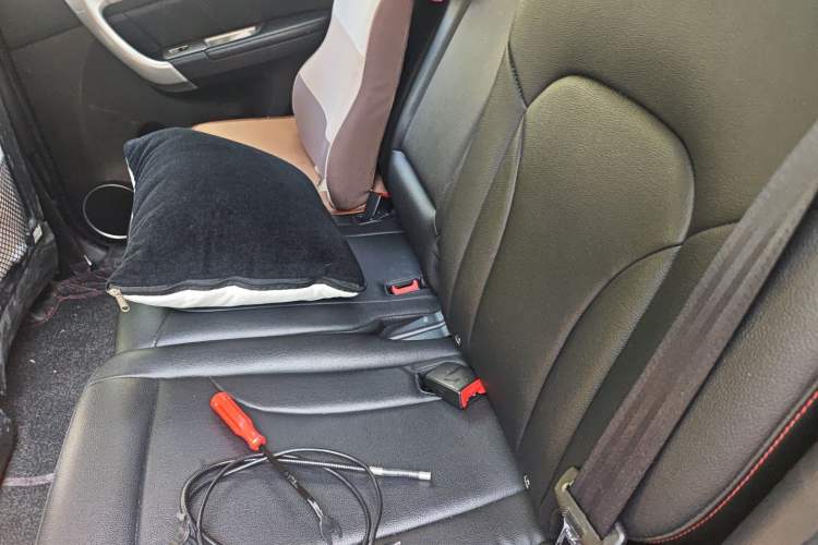 Used Haval H6 2016 Upgraded Model 1.5T Manual Two-Wheel Drive Elite Version Left Rear Seat