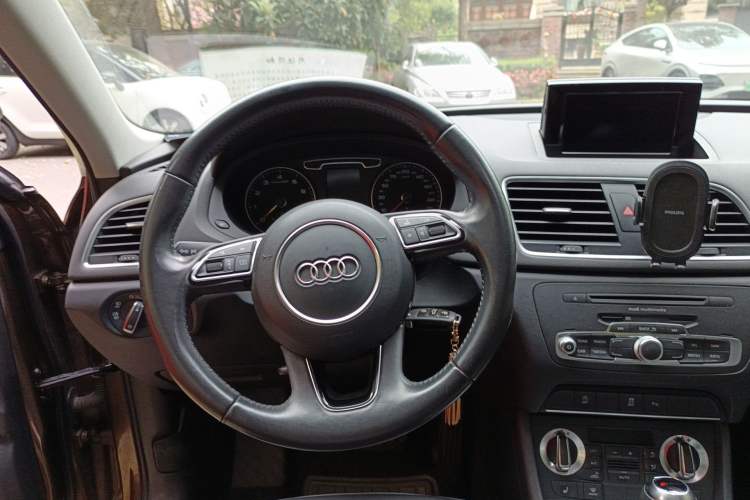 Used Audi Q3 2015 35 TFSI Comfort Model