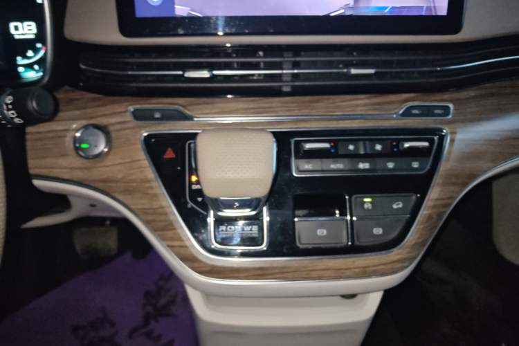 Used Roewe iMAX8 2023 400TGI Comfort Edition