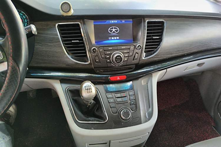 Used JAC Group Refine M5 2013 2.0T Gasoline Manual Business Edition Audio And AC Panel