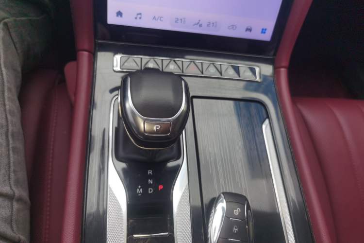 Used Hongqi H5 2024 1.5T DCT Smart Connect Flagship Edition Gear Lever