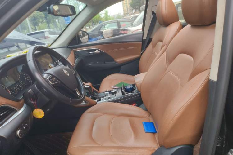 Used BORGWARD BX7 2016 28T Four-wheel Drive Luxury Edition 5 Seats Left Front Seat