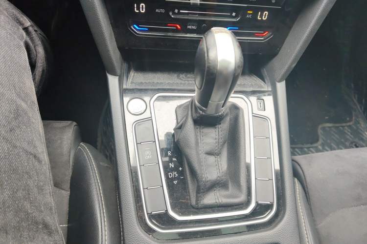 Used Volkswagen Magotan 2020 330TSI DSG Luxury Edition Gear Lever