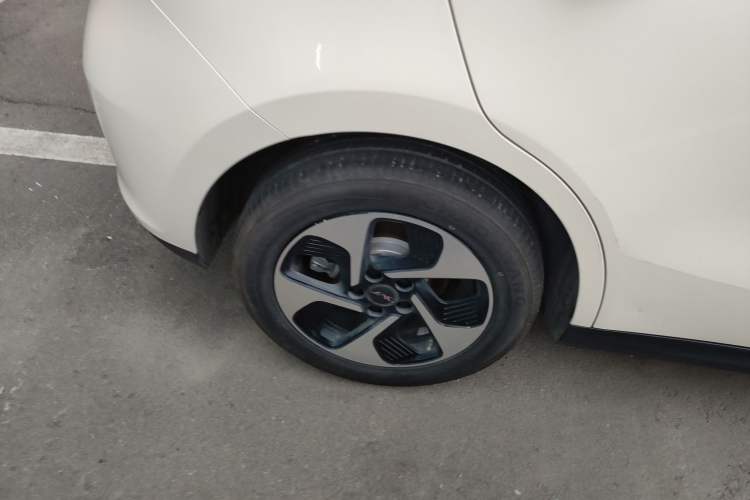 Used JAC Yiwei 3 2023 505 km Championship Edition
