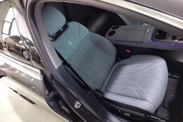 Used Geely Galaxy E8 2025 700 km Long-Range Intelligent Driving Version