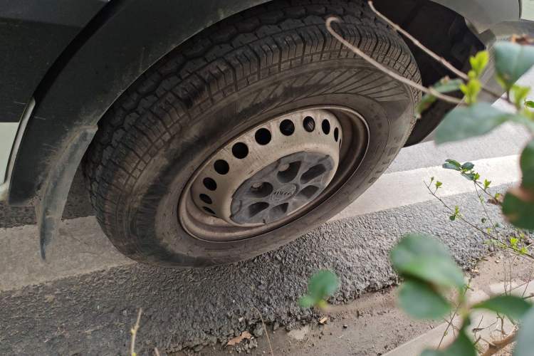 Used Iveco Eurocargo 2021 2.0T Manual Super-Rui Short Wheelbase Low-Roof Side-Hinged Door F1A
