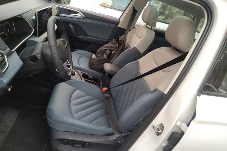 Used Volkswagen Tharu 2024 300TSI Two-Wheel-Drive Moon Luxury Edition
