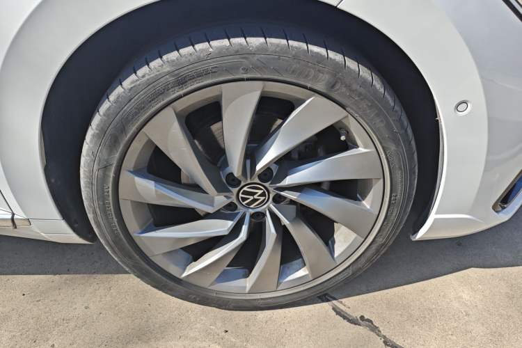 Used Volkswagen FAW-Volkswagen CC 2021 380TSI Striking Edition Right Front Wheel Hub