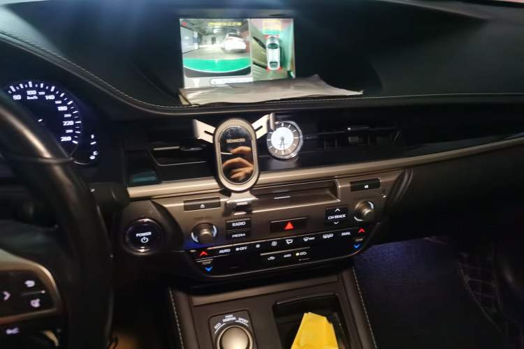 Used Lexus ES 2017 300h Mark Levinson Comfort Edition