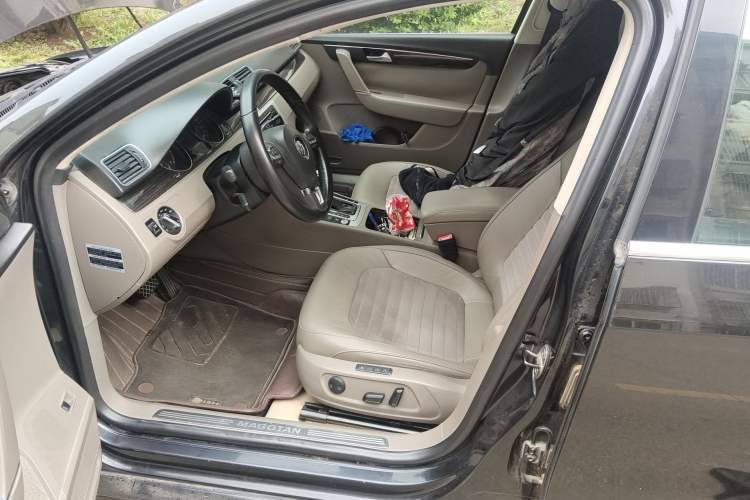 Used Volkswagen Magotan 2013 1.8TSI Prestige Model Left Front Seat