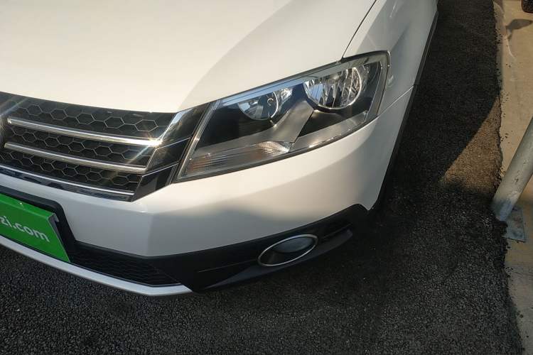 Used Volkswagen Cross Lavida 2014 1.6L Automatic