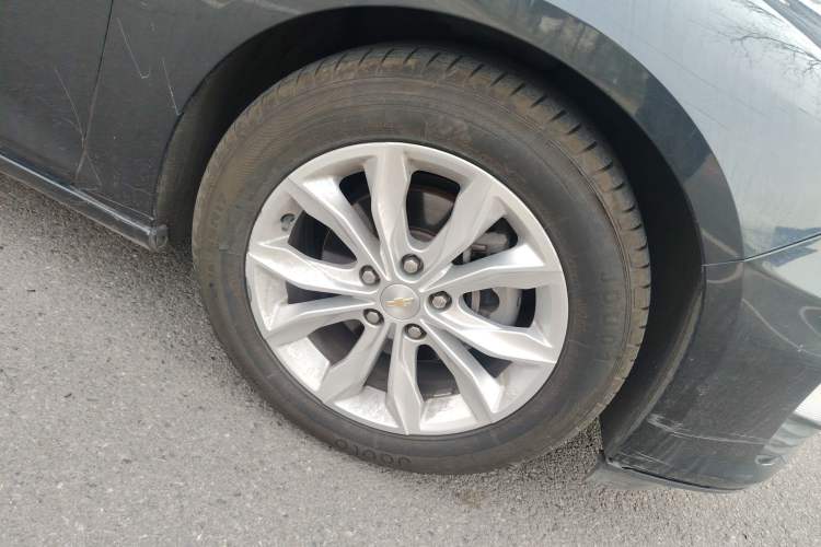 Used Chevrolet Malibu XL 2019 535T CVT Active Version Right Front Wheel Hub