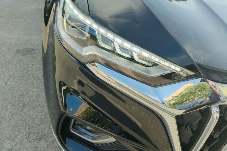 Used Hongqi HS5 2022 Revised Version 2.0T Smart Connect Flagship Edition Exterior 3