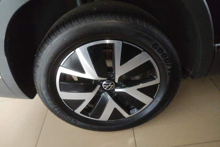 Used Volkswagen Tayron 2024 300TSI Two-Wheel-Drive Luxury Plus Advanced Version Right Rear Wheel Hub