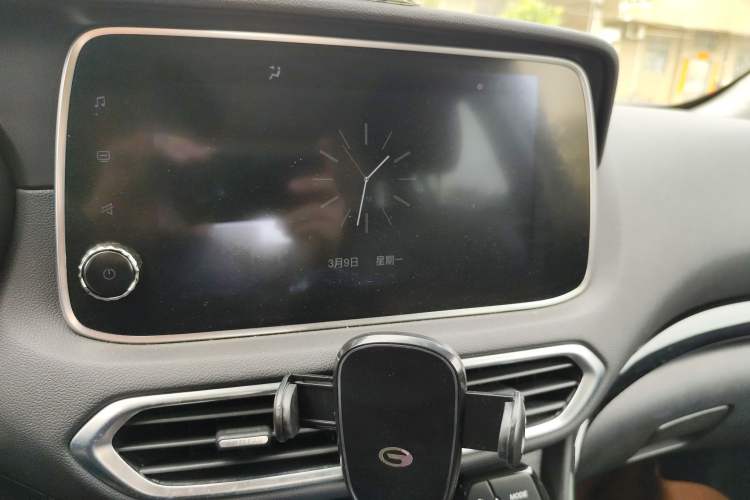 Used GAC Trumpchi GS4 2018 235T Automatic Two-Wheel Drive Luxury Smart Connectivity Millionth Anniversary Edition Audio And AC Panel