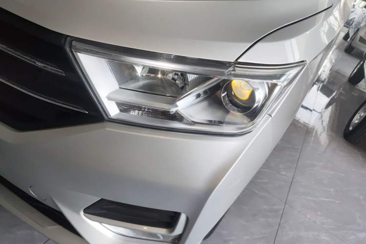 Used Wuling Hongguang 2021 1.5L Revised S Standard Version Hydraulic-Power-Assisted LAR
