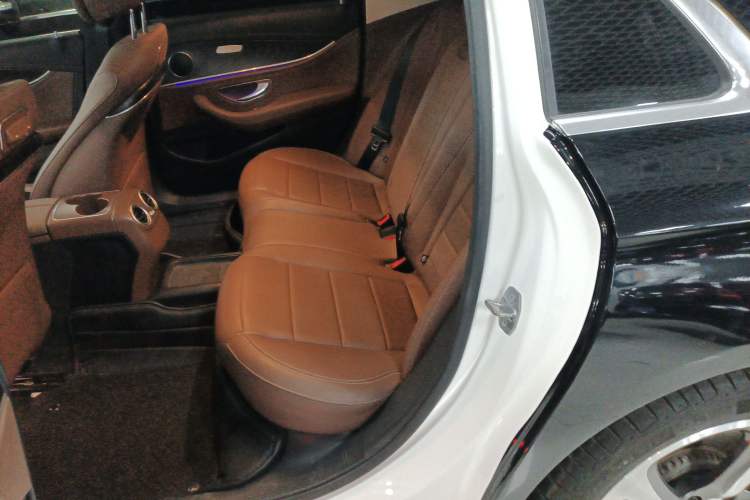 Used Mercedes-Benz E-Class 2019 E 300 L Sporty and Stylish Model
