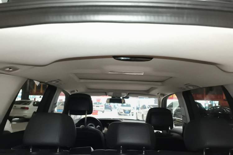 Used Mercedes-Benz GLK-Class 2013 GLK 300 4MATIC Dynamic Sunroof Model
