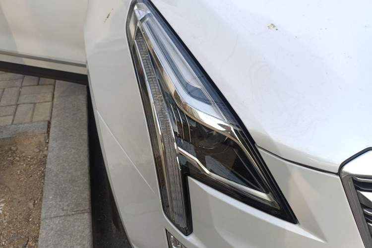 Used Cadillac XT5 2018 28T Four-Wheel Drive Luxury Model
