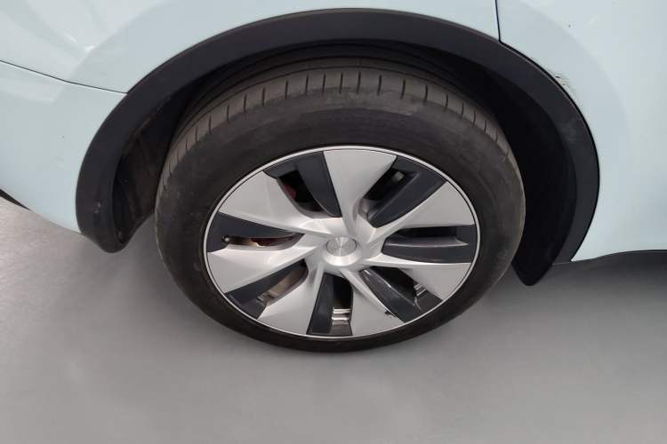 Used Tesla Model Y 2022 Long-Range All-Wheel-Drive Version
